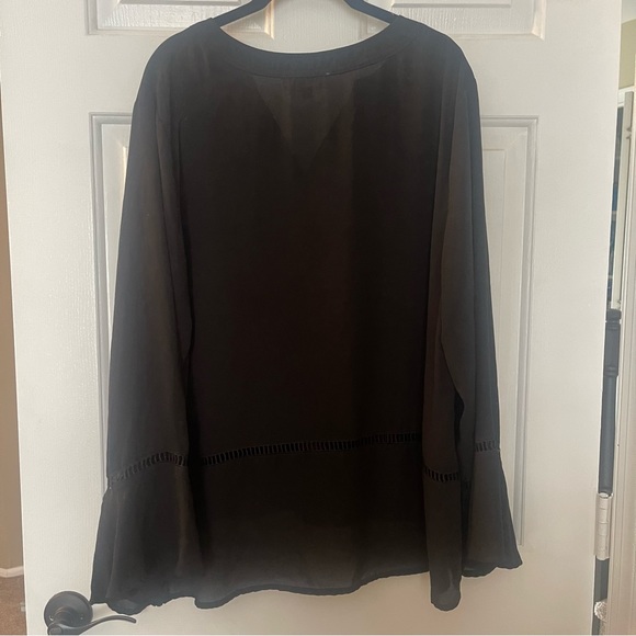 Philosophy Ladder Trim Bell Sleeve Top in Black XXL - Picture 5 of 10